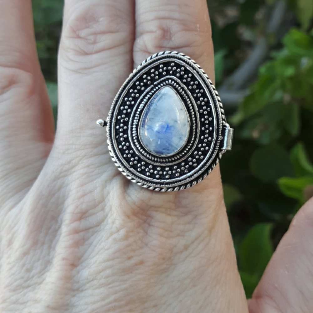 New Rainbow Moonstone 925 Silver Poison Ring.
